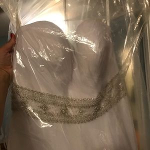 Oleg Cassini wedding dress